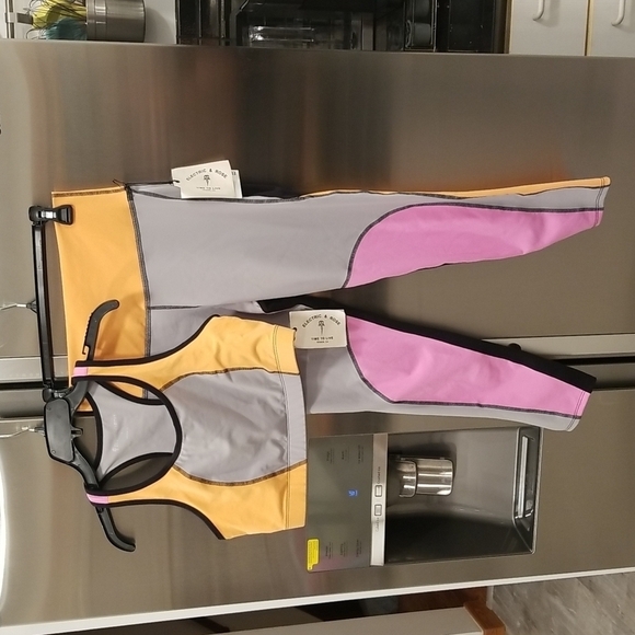 💕ELECTRIC & ROSE💕 Colorblock Set Viva Sports Bra + Nova Legging Large NWT - Picture 8 of 16
